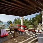 Ark Beach Apartments