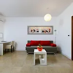 Ark Beach Apartments