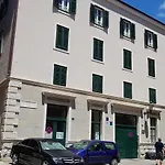 Split Promenade Apartments