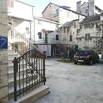 Apartments And Room Merica