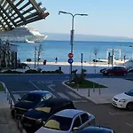 Aquamarine Apartment