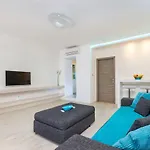Modern Apartment Rino