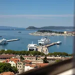 Island View 2