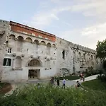 D&D Suites In Split Centre
