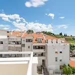 Spacious Family Apartment Mm