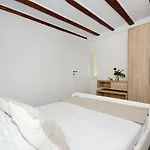 Kika Luxury Oldtown Apartment