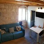 Jes Boutique Rooms