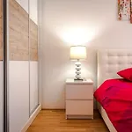 Apartment With Beach View, Magis Red