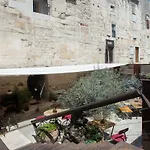 Emperor\'S Chambers Luxury Apartment