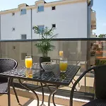 Charming Apartment Near The Beach