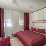 Stay In Split