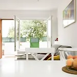Split Retreat @ Town Center W/Terrace