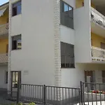 New Apartment Dany With Parking For Two