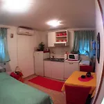 Mini Studio