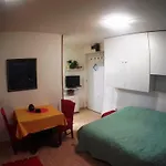 Mini Studio