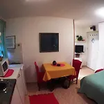 Mini Studio