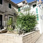 Apartments Kuca Mala