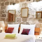 Authentic Mediterranean Apartment