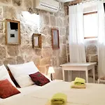 Authentic Mediterranean Apartment