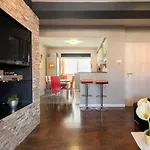 Boki Apartment Split