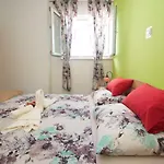 Apartment Raquil