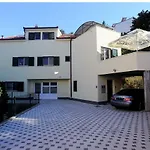Topic Hill Apartments