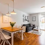Apartment In Centre For 6