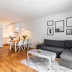 Apartment In Centre For 6