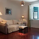 Centre Split Apartment Trina
