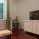 Centre Split Apartment Trina