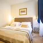 Best4Stay Luxury Rooms