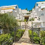 Luxury Seaside Apartment Amphora
