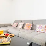 Alena Luxury Apartment With Jacuzzi