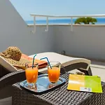Luxury Seaside Apartment Amphora