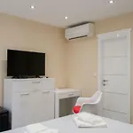Elegant Residence Rooms