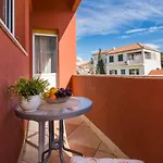 Apartment Old Town With Sea View