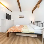 First Vestibul