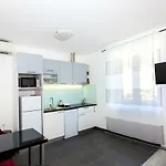 Studio Apartment Toma
