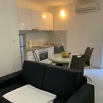 Dena Apartmani