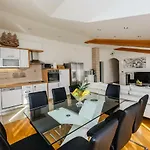 Apartments Selak