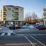 Charming Apartment Near The Beach