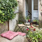 Guest House Beach & City