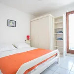 Sea View Apartment Reno W/Garage