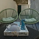 Cozy Coastal Apartment Gama
