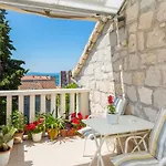 Split Center Suites