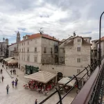 Royal Piazza