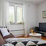 Apartment I&M With Private Parking