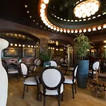 Hotel Adriana
