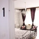 Bella Elia Apartment