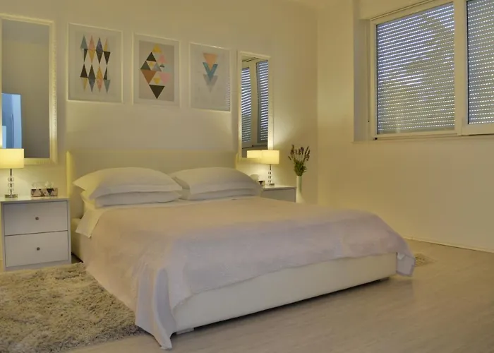Apartment Seven